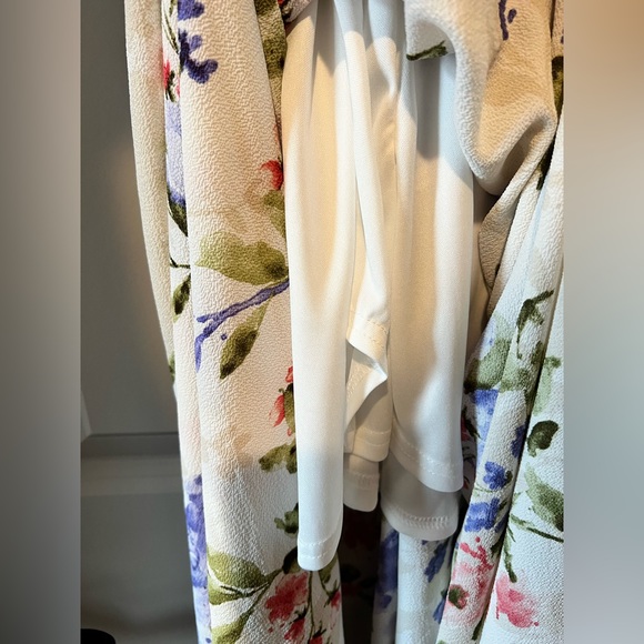 Windsor Floral Maxi Dress - Picture 10 of 12